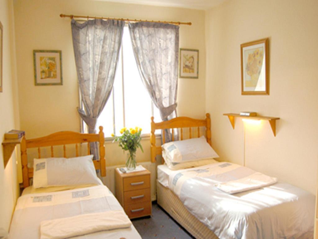 Broadway Lodge Bed And Breakfast Surbiton Quarto foto