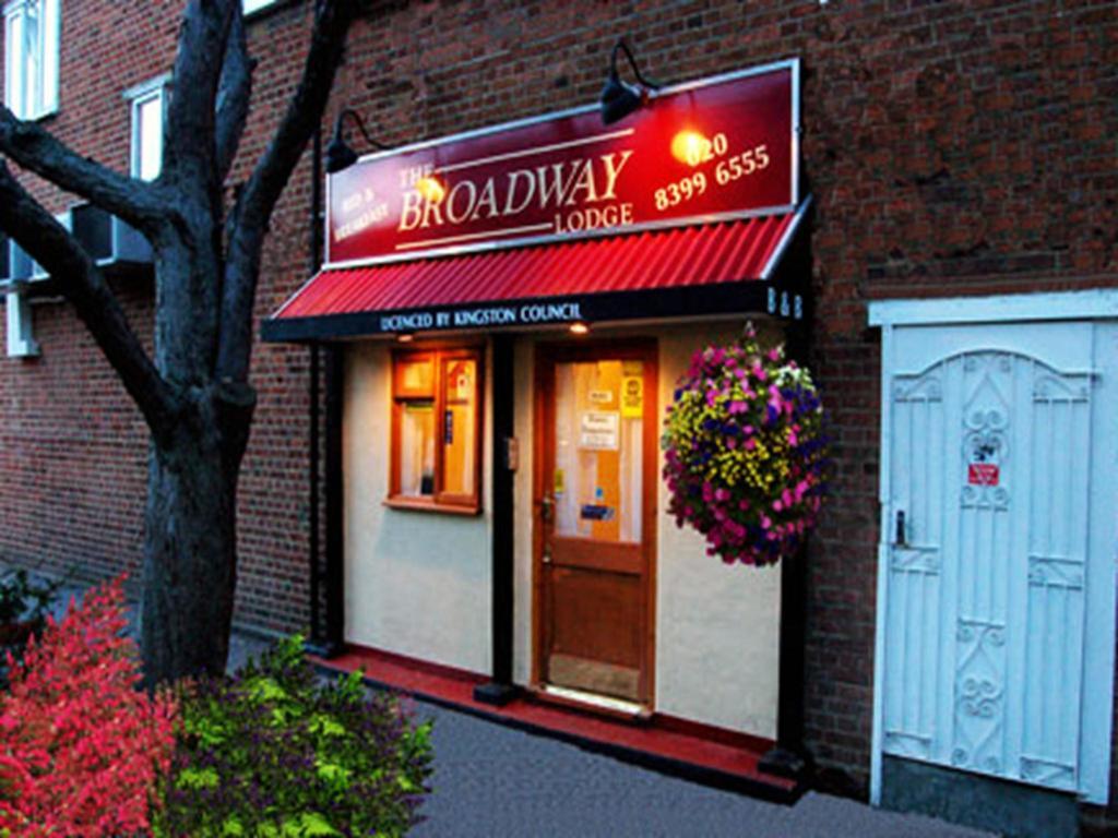 Broadway Lodge Bed And Breakfast Surbiton Exterior foto